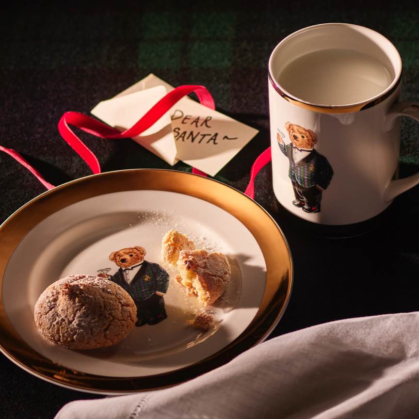 Plates and mug featuring the Polo Bear.