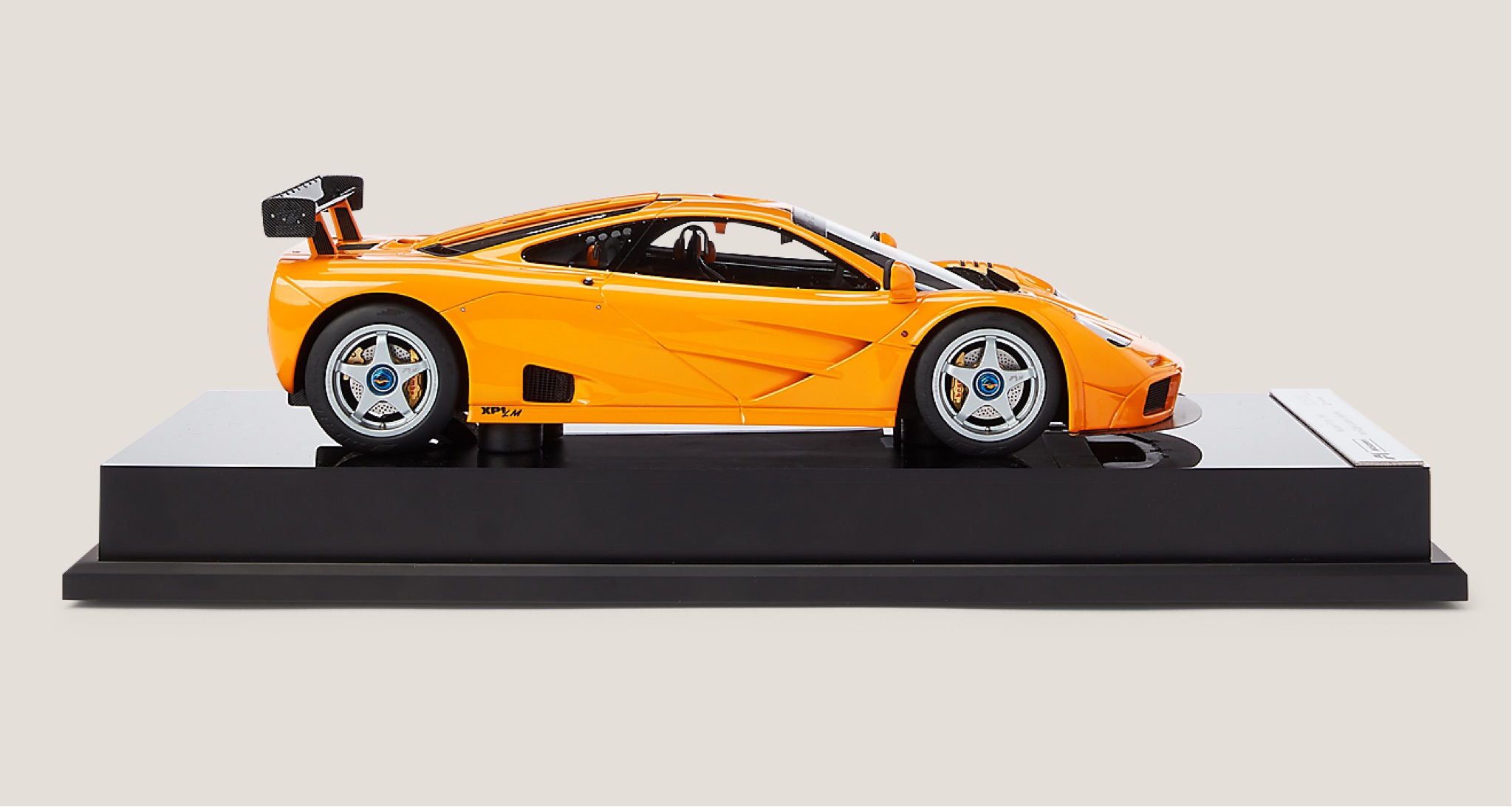 <span>Detailed photographs helped the Amalgam team to match the color and gloss of Mr. Lauren’s 1996 McLaren F1 “supercar,” the first all-carbon-composition car and one of the fastest production cars in the world</span><br/><a href="https://www.ralphlauren.com/home-decor-decorative-accessories/mclaren-f1-lm/588326.html?dwvar588326_colorname=Orange" target="_blank" class="rlc-linecta rlc-lineplay"><span>SHOP NOW</span></a>