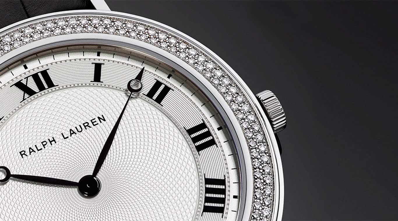 Double row of diamonds set in Slim Classique bezel