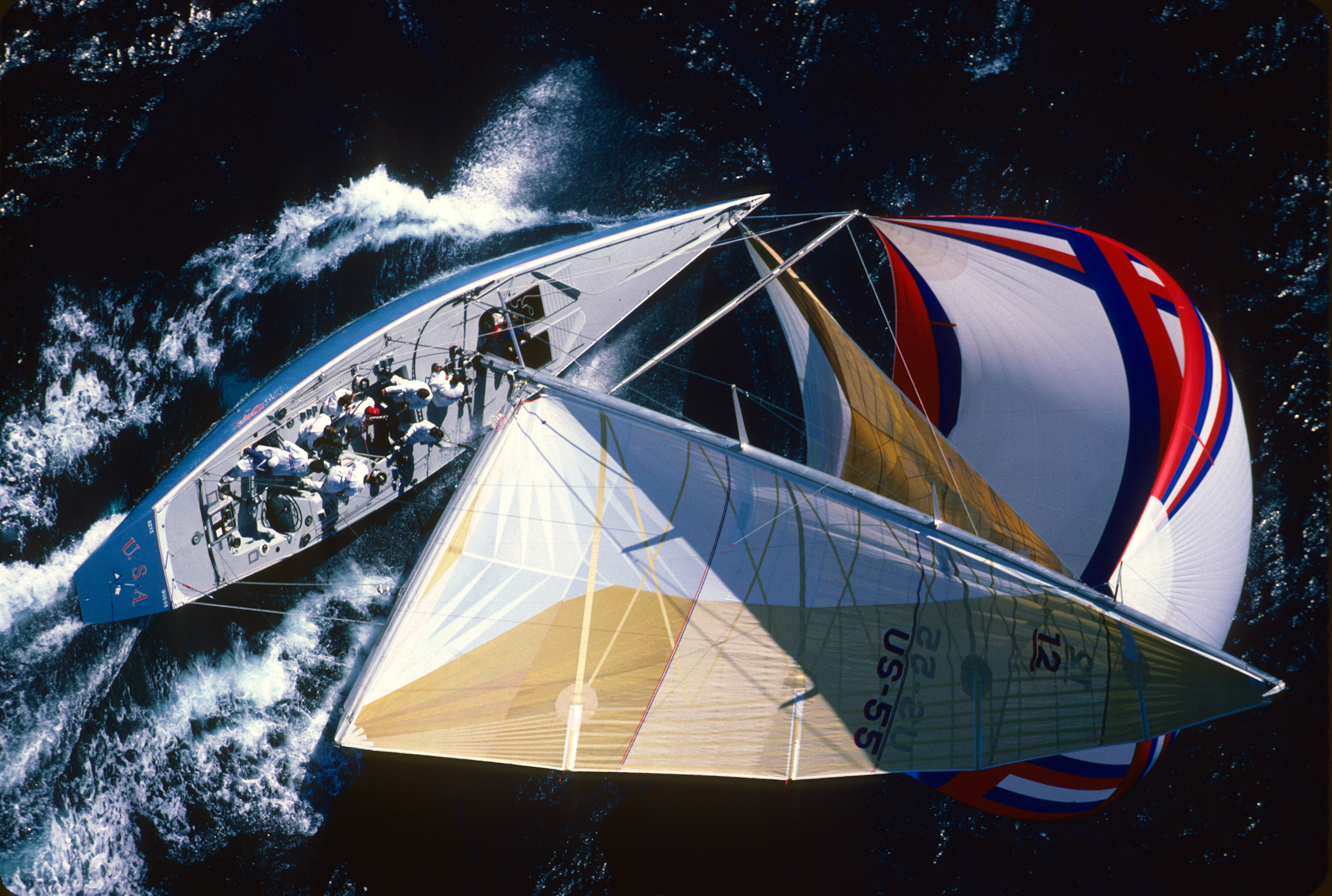  Dennis Conner helming the <em>Stars &amp; Stripes</em> off Perth, Australia, 1987