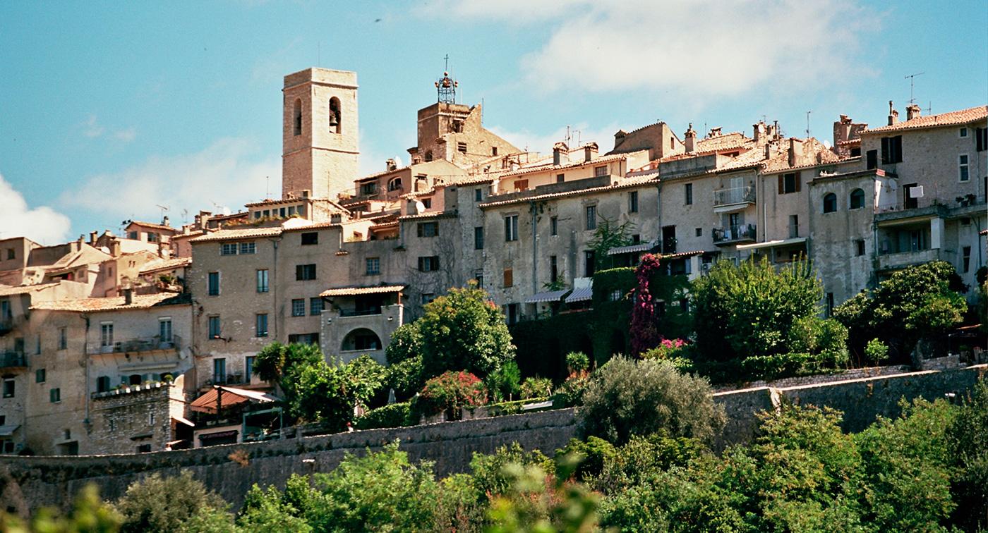 Nestled in the medieval town of Saint-Paul de Vence, the iconic La Colombe d’Or is the ultimate in bohemian luxury