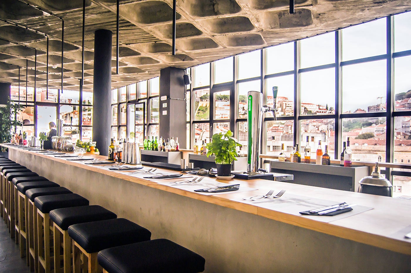 TOPO’s casual, pared-down aesthetic puts the focus on inventive drinks and sunny views